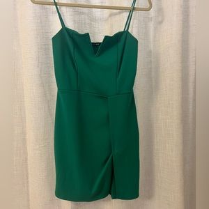 Steal in’ Hearts Dress in Kelly Green